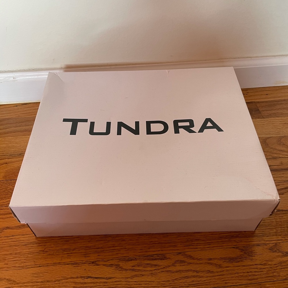 Tundra Black Puffy Boots - Picture 2 of 8